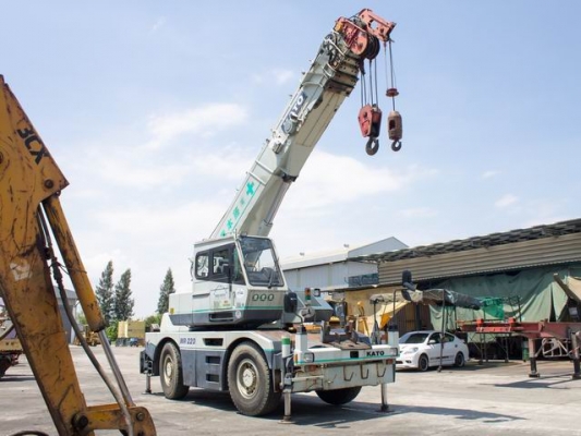 รถเครน KATO KR22H รถเครน KATO KR22H