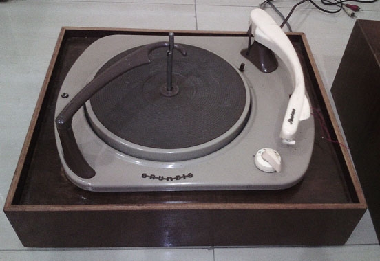 เครื่องเล่นแผ่นเสียง