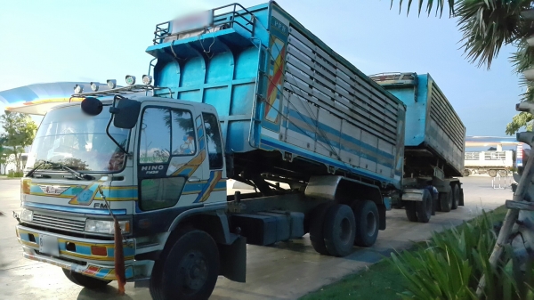 ขายรถพ่วง 22 ล้อ แม่.ลูก กระบะเนียมคอกเกษตรดั้ม HINO FM3M วางเครื่อง.P11C-320 แรง 7 เกียร์ ราคา.1550000 ต่อรอง สนใจจองเลยครับ