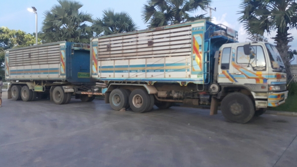 ขายรถพ่วง 22 ล้อ แม่.ลูก กระบะเนียมคอกเกษตรดั้ม HINO FM3M วางเครื่อง.P11C-320 แรง 7 เกียร์ ราคา.1550000 ต่อรอง สนใจจองเลยครับ