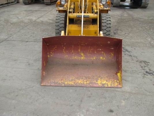 ขายรถตักYANMARขนาด2.5ตัน  ดีเซล..ยางใหญ่