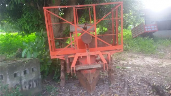 ลดให้แล้วนะครับ...เครื่องปลูกอ้อยร่องคู่กลกิจบ้านโป่ง