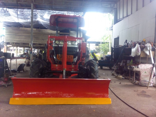 ขายครับรถไถยันม้า453แรงสองเพลา ราคา235000บาท  รถสวยมากเดิมๆ มีไบมีดหน้าและโลตาลีหลัง อยู่ วังบัว อ คลองขลุง จ กำแพงเพชรสนใจโทร 0813655997 อำพรพาเจริญราคาคุยกันได้อีกนะครับ พร้อมทะเบียน