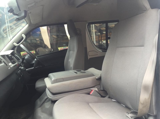 โทร0877758887นางเบสท์รถตู้ท่าพระ ขายรถตู้ดีเซล2.5ปี09เกียMTสีเทา