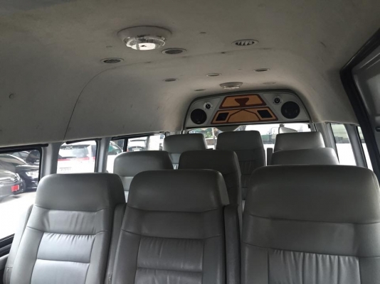 โทร0877758887นางเบสท์รถตู้ท่าพระ ขายรถตู้ดีเซล2.5ปี09เกียMTสีเทา