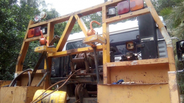 รถฮีโน่ 10 ล้อ เปอร์เฟีย. ท้ายลาด  390 แรงม้า. ปี 50   สนใจติดต่อ  081 - 6079515