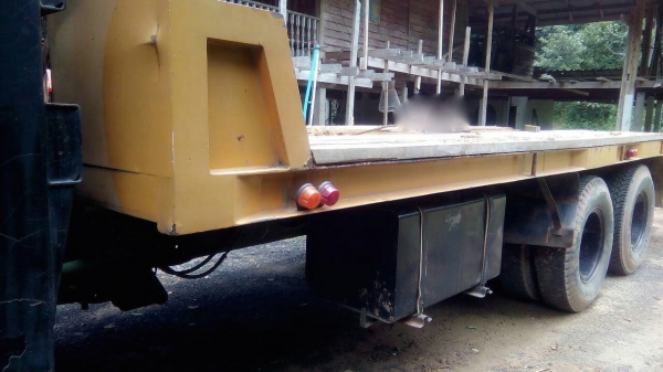 รถฮีโน่ 10 ล้อ เปอร์เฟีย. ท้ายลาด  390 แรงม้า. ปี 50   สนใจติดต่อ  081 - 6079515