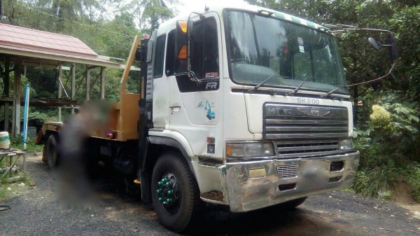 รถฮีโน่ 10 ล้อ เปอร์เฟีย. ท้ายลาด  390 แรงม้า. ปี 50   สนใจติดต่อ  081 - 6079515