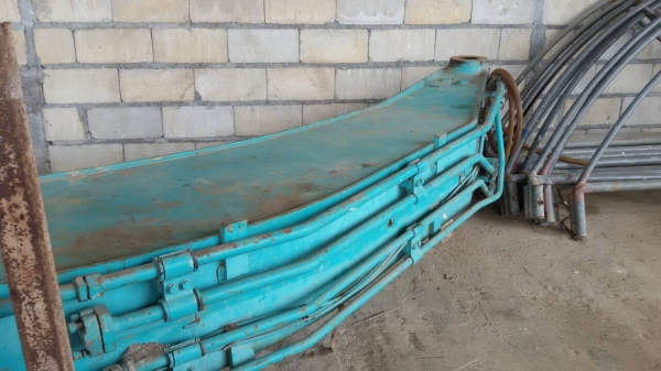 ขายบูม  รถแบคโฮ KOBELCO  200 - YN 12    สนใจติดต่อ  081 - 6079515