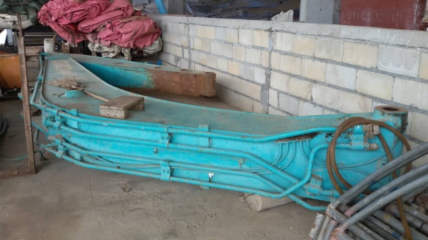 ขายบูม  รถแบคโฮ KOBELCO  200 - YN 12    สนใจติดต่อ  081 - 6079515