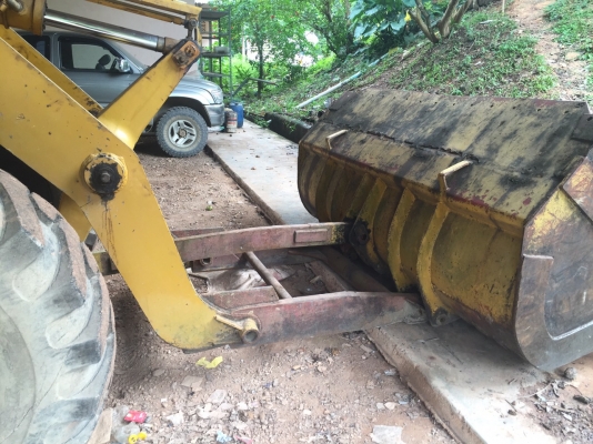 รถตัก KOMATSU  530.   สนใจติดต่อ  081 - 6079515