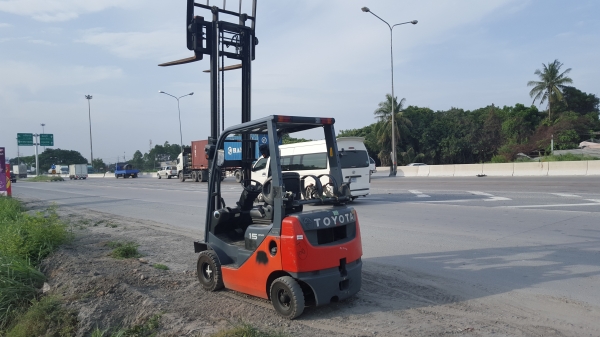 ขายรถยก1.5รถนอก2ระบบเอกสารพร้อมรุ่น8ล่าสุด