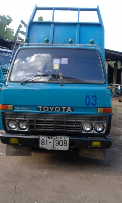 ขายด่วนหกล้อดั้ม toyota สภาพสวย