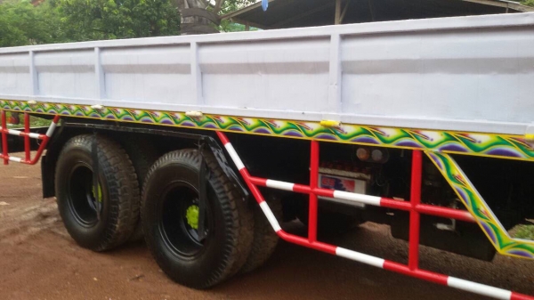 ขายฮีโน่ 10 ล้อ 195 แรง เครน 304 ตัน 4 ปอก 3 ชัก ทำสีขาวทั้งคัน รถสวยพร้อมใช้ครับ ขายฮีโน่ 10 ล้อ 195 แรง เครน 304 ตัน 4 ปอก 3 ชัก ทำสีขาวทั้งคัน รถสวยพร้อมใช้ครับ