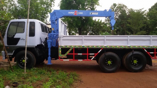 ขายฮีโน่ 10 ล้อ 195 แรง เครน 304 ตัน 4 ปอก 3 ชัก ทำสีขาวทั้งคัน รถสวยพร้อมใช้ครับ ขายฮีโน่ 10 ล้อ 195 แรง เครน 304 ตัน 4 ปอก 3 ชัก ทำสีขาวทั้งคัน รถสวยพร้อมใช้ครับ