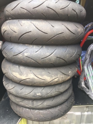 ให้ไว iz003 ดอกเต็ม ๆ 110/70/17-140/7/17 ยางปี 2015 ถูก ๆ