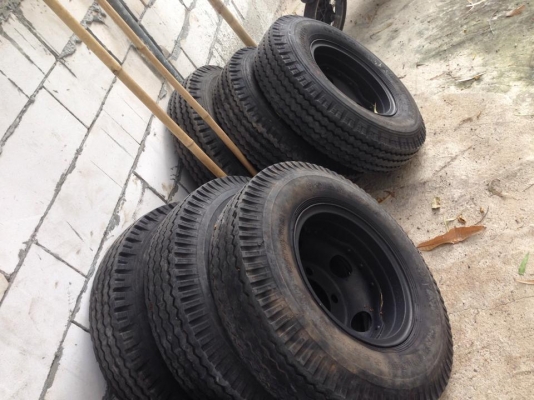 ขายยางพร้อมกระทะรถ6ล้อ5รู 1 ชุด ขาย 10000 บาท