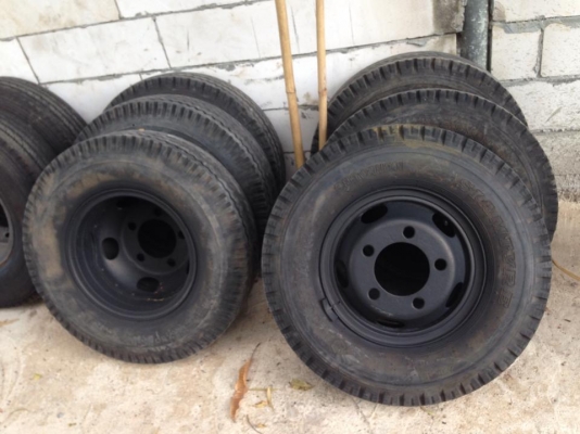 ขายยางพร้อมกระทะรถ6ล้อ5รู 1 ชุด ขาย 10000 บาท