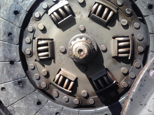 ขายเกียร์รถบัส7เกียร์ นิสสันPE6 พร้อมแผ่นครัชหวีสภาพสมบูณร์ครับ รับประกันของดีแน่นอนเพิ่งตัดรถบัส ขาย 22000 บาท