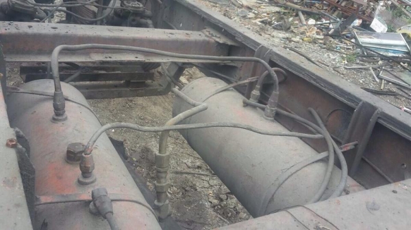 ขายแซสซีรถบัสเบ็นช์12เมตร มีเล่มทะเบียน ขาด2ปีเอกสารครบ ให้หมดเลยตามภาพ กระปุกเพาเวอร์ หม้อลม ถังน้ำมันสายเบรค ขาย 80000 บาท