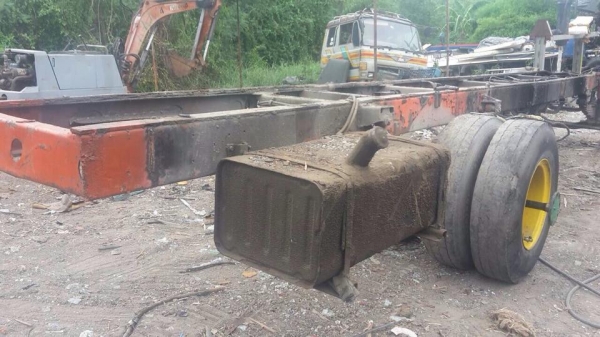 ขายแซสซีรถบัสเบ็นช์12เมตร มีเล่มทะเบียน ขาด2ปีเอกสารครบ ให้หมดเลยตามภาพ กระปุกเพาเวอร์ หม้อลม ถังน้ำมันสายเบรค ขาย 80000 บาท