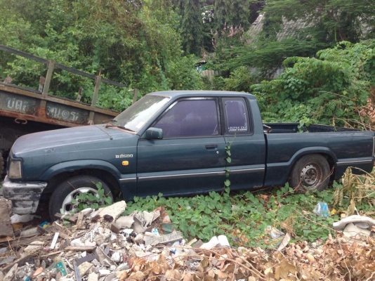 ฝากขายครับรถมาสด้าพร้อมเครื่อง ทะเบียนขาดต้องจดใหม่ ขาย 38500 บาท