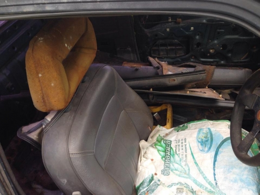 ฝากขายครับรถมาสด้าพร้อมเครื่อง ทะเบียนขาดต้องจดใหม่ ขาย 38500 บาท