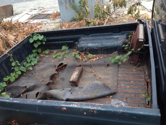 ฝากขายครับรถมาสด้าพร้อมเครื่อง ทะเบียนขาดต้องจดใหม่ ขาย 38500 บาท