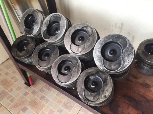 ขายลูกสูบ Nissan RF8 แท้