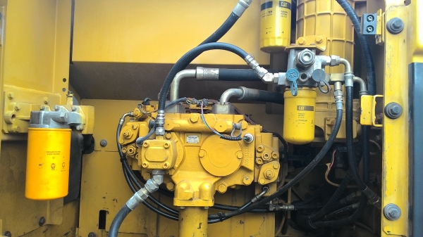 CATERPILLAR 320D ใช้งานมา 9,xxx ชั่วโมง 2,080,000บาทรถห้างแท้ เอวแน่นทุกอย่างเดิม พร้อมทะเบียน