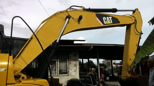 CATERPILLAR 320D ใช้งานมา 9,xxx ชั่วโมง 2,080,000บาทรถห้างแท้ เอวแน่นทุกอย่างเดิม พร้อมทะเบียน