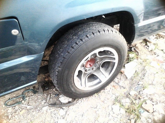 ล้อแม็ค  6 รู  ขอบ  15  พร้อมยาง