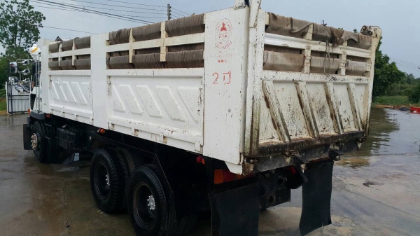 ขายด่วนสิบล้อสองเพลาดั้มหลงยูโรวัน 225แรง ปี43 เครื่องเกียร์เดิม