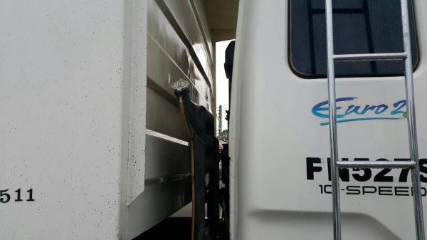 ขายด่วนสิบล้อสองเพลาดั้มหลงยูโรวัน 225แรง ปี43 เครื่องเกียร์เดิม