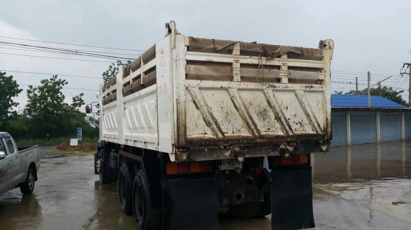 ขายด่วนสิบล้อสองเพลาดั้มหลงยูโรวัน 225แรง ปี43 เครื่องเกียร์เดิม