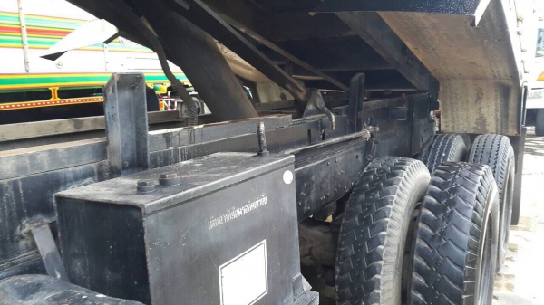 ขายด่วนสิบล้อสองเพลาดั้มหลงยูโรวัน 225แรง ปี43 เครื่องเกียร์เดิม