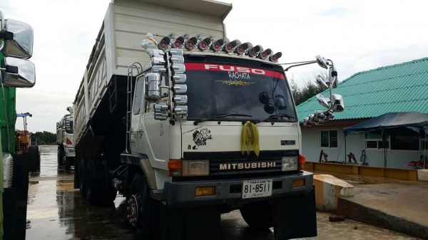 ขายด่วนสิบล้อสองเพลาดั้มหลงยูโรวัน 225แรง ปี43 เครื่องเกียร์เดิม