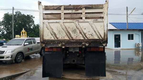 ขายด่วนสิบล้อสองเพลาดั้มหลงยูโรวัน 225แรง ปี43 เครื่องเกียร์เดิม