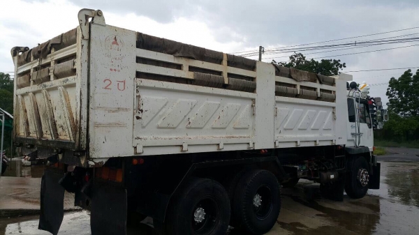 ขายด่วนสิบล้อสองเพลาดั้มหลงยูโรวัน 225แรง ปี43 เครื่องเกียร์เดิม