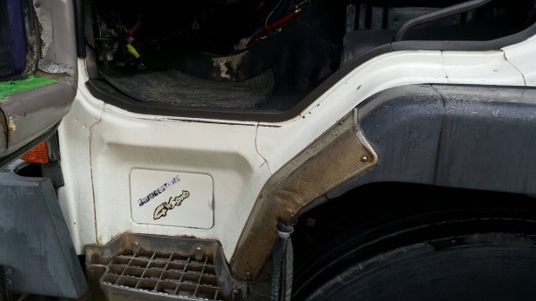 ขายด่วนสิบล้อสองเพลาดั้มหลงยูโรวัน 225แรง ปี43 เครื่องเกียร์เดิม