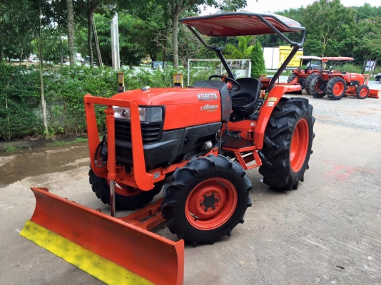 ขายรถไถKubota L4508DI Special (4WD) พร้อมใบมีดหน้าและผานพรวนช้าง รถ1,400ชม.พร้อมใช้งาน