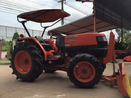 ขายรถไถKubota L4508DI Special (4WD) พร้อมใบมีดหน้าและผานพรวนช้าง รถ1,400ชม.พร้อมใช้งาน