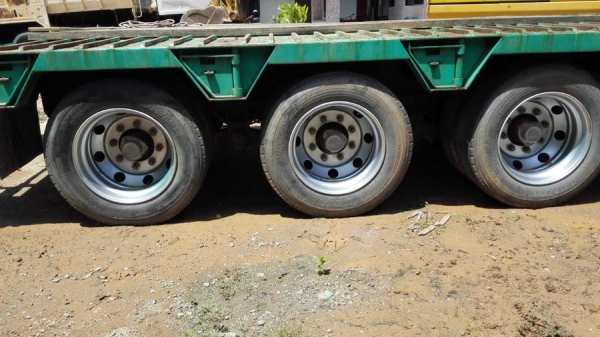 Nissan UD 290 เปลี่ยนเครื่องเป็น 320 พร้อมอุปกรณ์ยกดั๊ม เซมิดั๊ม + หางโลเบทสามเพลาแท้กางได้ 3 เมตร แท้ ยางนอก