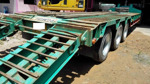 Nissan UD 290 เปลี่ยนเครื่องเป็น 320 พร้อมอุปกรณ์ยกดั๊ม เซมิดั๊ม + หางโลเบทสามเพลาแท้กางได้ 3 เมตร แท้ ยางนอก