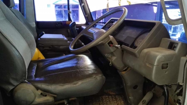 Nissan UD 290 เปลี่ยนเครื่องเป็น 320 พร้อมอุปกรณ์ยกดั๊ม เซมิดั๊ม + หางโลเบทสามเพลาแท้กางได้ 3 เมตร แท้ ยางนอก