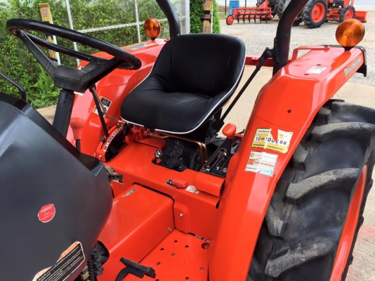 ขายรถไถKubota L3408DI (4WD) พร้อมใบมีดหน้าและผานพรวนช้าง รถพร้อมใช้งาน