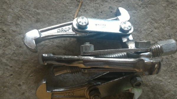 ตัวดูดชิ้นงานแบบสามขา ขนาด 4 นิ้ว ยี่ห้อ SONITA ของใหม่พร้อมใช้งาน