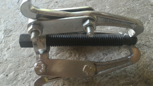 ตัวดูดถอดชิ้นงานเอนกประสงค์ แบบ 3 ขา ขนาด 4 นิ้ว ยี่ห้อ BEC