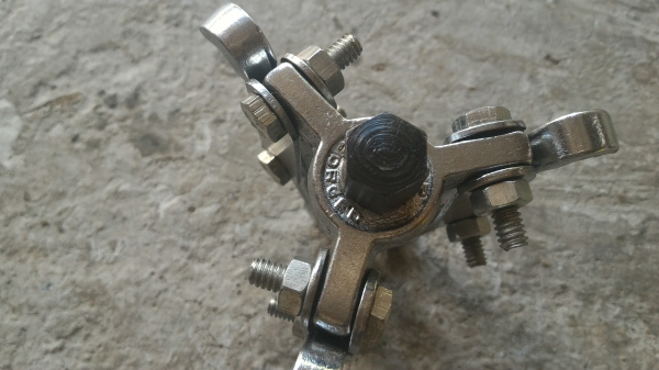 ตัวดูดถอดชิ้นงานเอนกประสงค์ แบบ 3 ขา ขนาด 4 นิ้ว ยี่ห้อ BEC