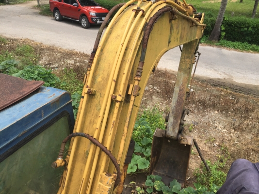 รถขุด PC60-5 รถดี. แต่บอดี้ไม่สวย ช่วง่างสวย เอวแน่น เครื่องดีปั้มดี